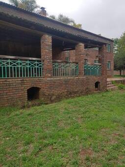 5 Bedroom House in Nooitgedacht