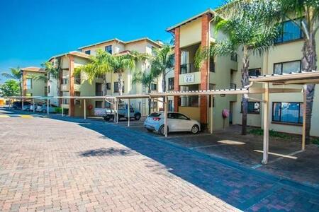 3 Bedroom Apartment in Sunninghill