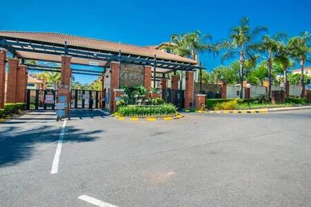 3 Bedroom Apartment in Sunninghill