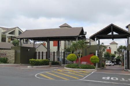 Studio Apartment in Sunninghill