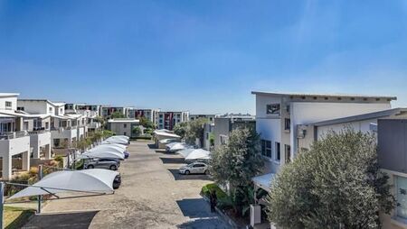 2 Bedroom Apartment in Fourways