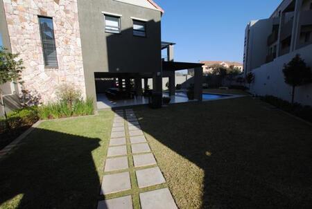 1 Bedroom Apartment in Sunninghill