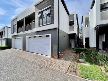 4 Bedroom Apartment in Sunninghill