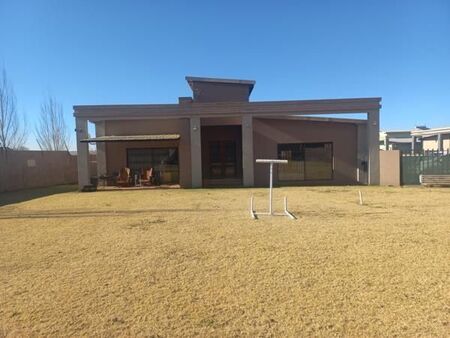 3 Bedroom Townhouse in Bergsig