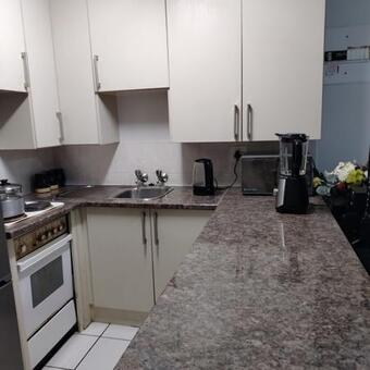 2 Bedroom Apartment in Glen Marais