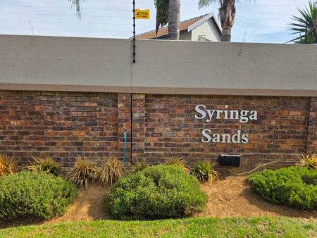 2 Bedroom Simplex in Glen Marais