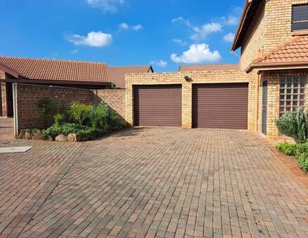 4 Bedroom Cluster in Bonaero Park