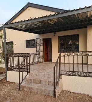 3 Bedroom House in Lambton Gardens