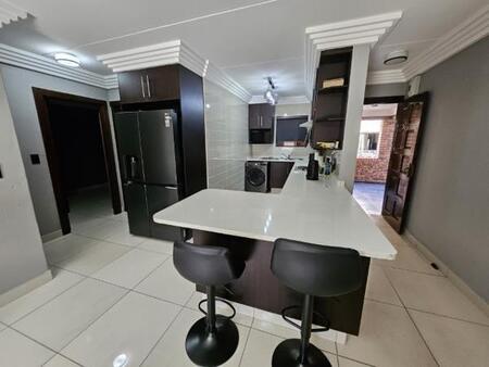 2 Bedroom Apartment in Ravenswood