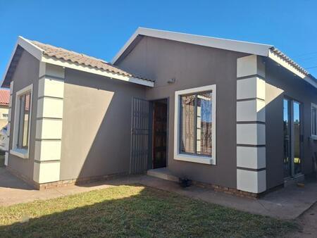 2 Bedroom House in Windmill Park