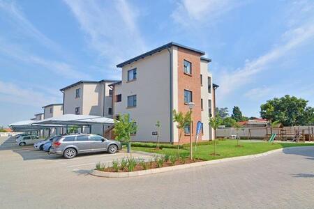 2 Bedroom Apartment in Ravenswood