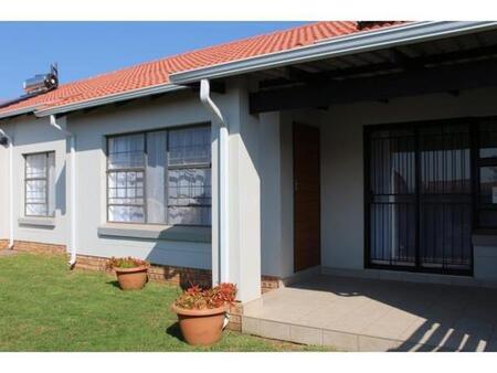 3 Bedroom Simplex in Monavoni