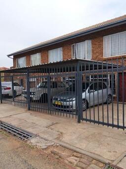 3 Bedroom Apartment in Laudium