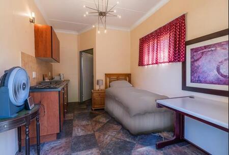 Studio apartment in Lyttelton Manor