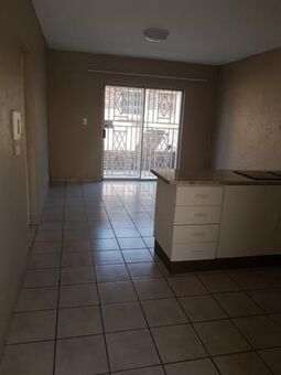 1 Bedroom Townhouse in Highveld