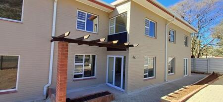 3 Bedroom Townhouse in Eureka
