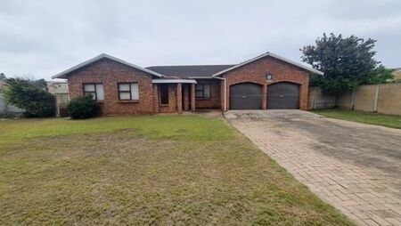 5 Bedroom House in Bluewater Bay