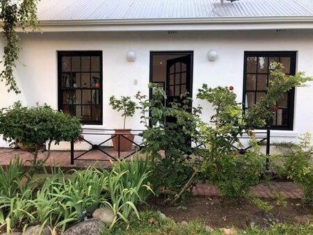 2 Bedroom House in Bishopscourt