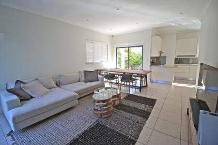 3 Bedroom House in Plattekloof