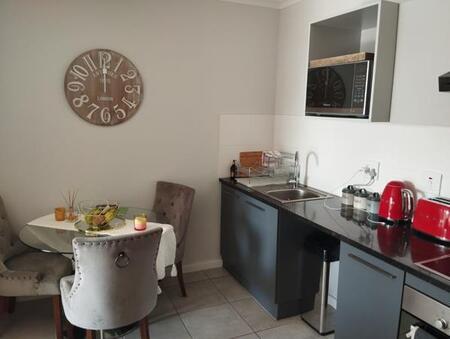1 Bedroom Apartment in Burgundy Estate