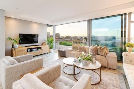 2 Bedroom Apartment in Foreshore