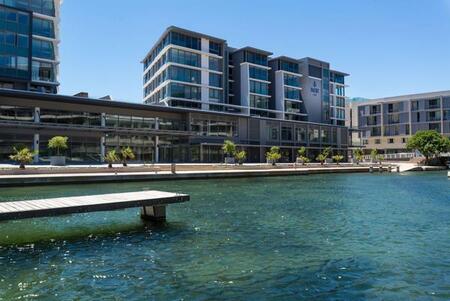 1 Bedroom Apartment in Foreshore