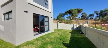 1 Bedroom Apartment in Somerset West Central