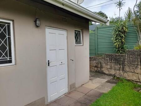 Bachelor apartment in Dawncliffe