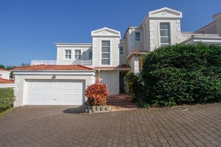 3 Bedroom Townhouse in La Lucia