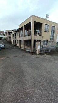 3 Bedroom Apartment in Umhlatuzana