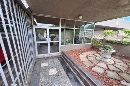 2 Bedroom Apartment in Amanzimtoti