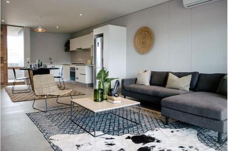 2 Bedroom Apartment in Sheffield Beach