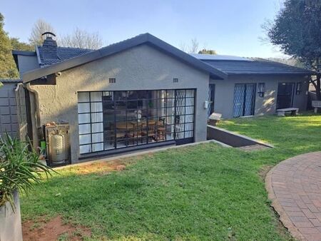 4 Bedroom House in Constantia Kloof