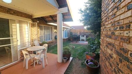 3 Bedroom Townhouse in Weltevreden Park