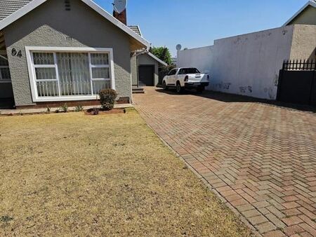 4 Bedroom House in Horison