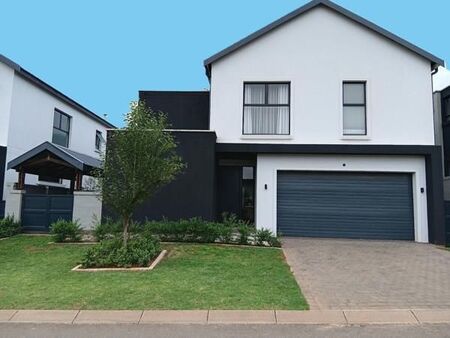 4 Bedroom House in Eagle Canyon Golf Estate