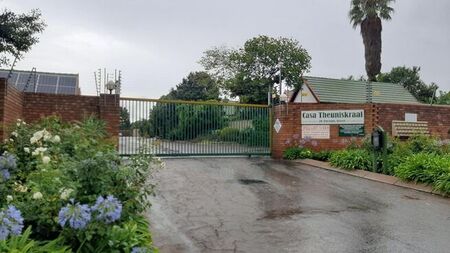 2 Bedroom cluster rented in Weltevreden Park, Roodepoort