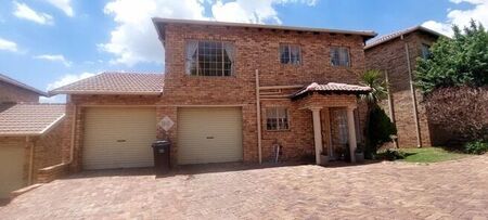 3 Bedroom townhouse - sectional to rent in South Crest, Alberton