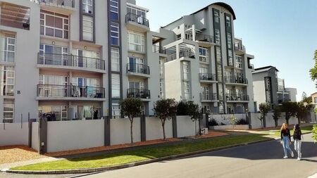 2 Bedroom apartment to rent in Bloubergrant