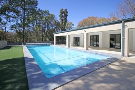 8 Bedroom House in Buccleuch