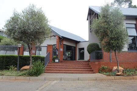 1 Bedroom Apartment in Oakdene