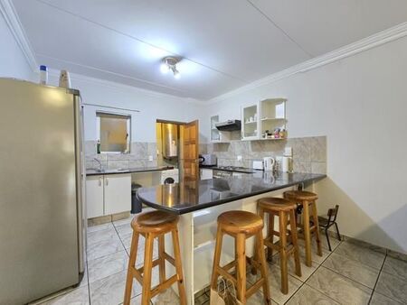 2 Bedroom Apartment in Sunninghill