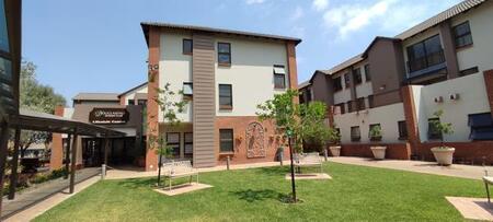1 Bedroom Apartment in Douglasdale