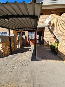 2 Bedroom Townhouse in Meyersdal