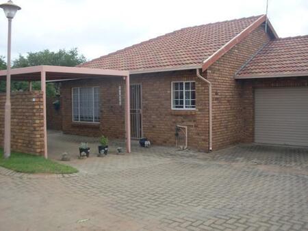 2 Bedroom Simplex in Amberfield