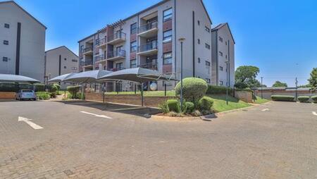 2 Bedroom Apartment in Clubview