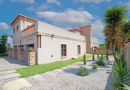 4 Bedroom House in Blue Valley Golf Estate