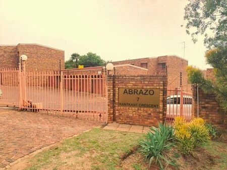 2 Bedroom Apartment in Zwartkop
