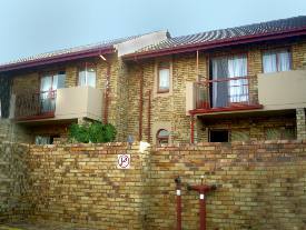 3 Bedroom Apartment in Zwartkop