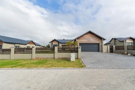 3 Bedroom House in Kragga Kamma